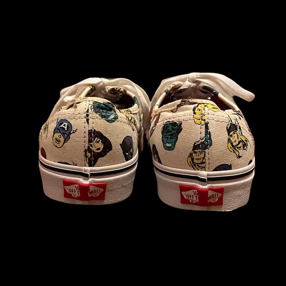 VANS Authentic Marvel Head Sneakers - Picture 3 of 16